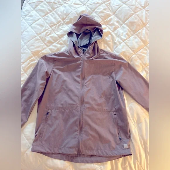 Vuori Women’s Outdoor Trainer Javket in mauve! - Picture 5 of 9